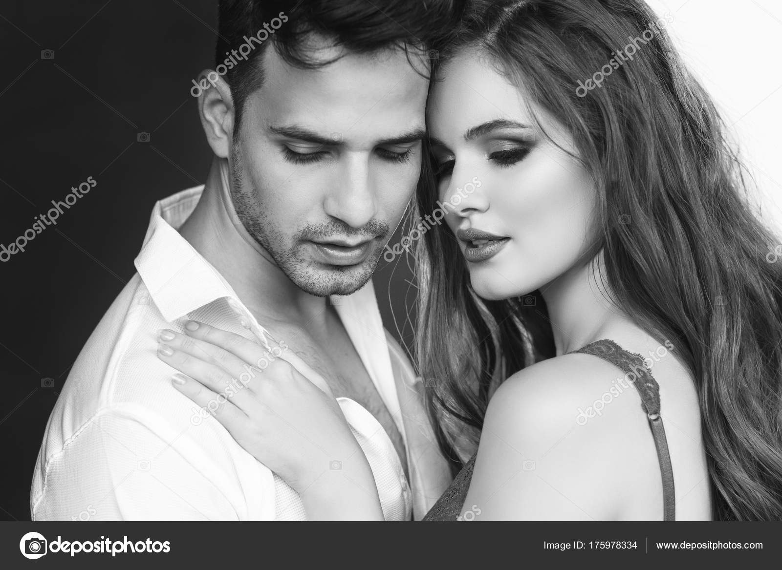 Portrait Young Couple Love Posing Studio Stock Photo 128674436 |  Shutterstock