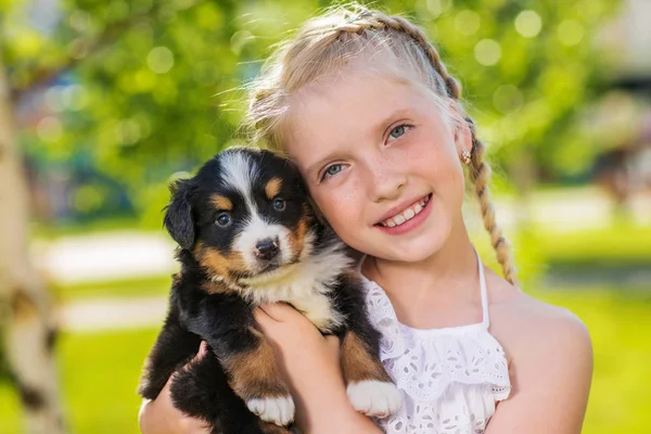 Cute Little Girl Hugging Adorable Puppy Posing Green Garden — Stock Photo, Image