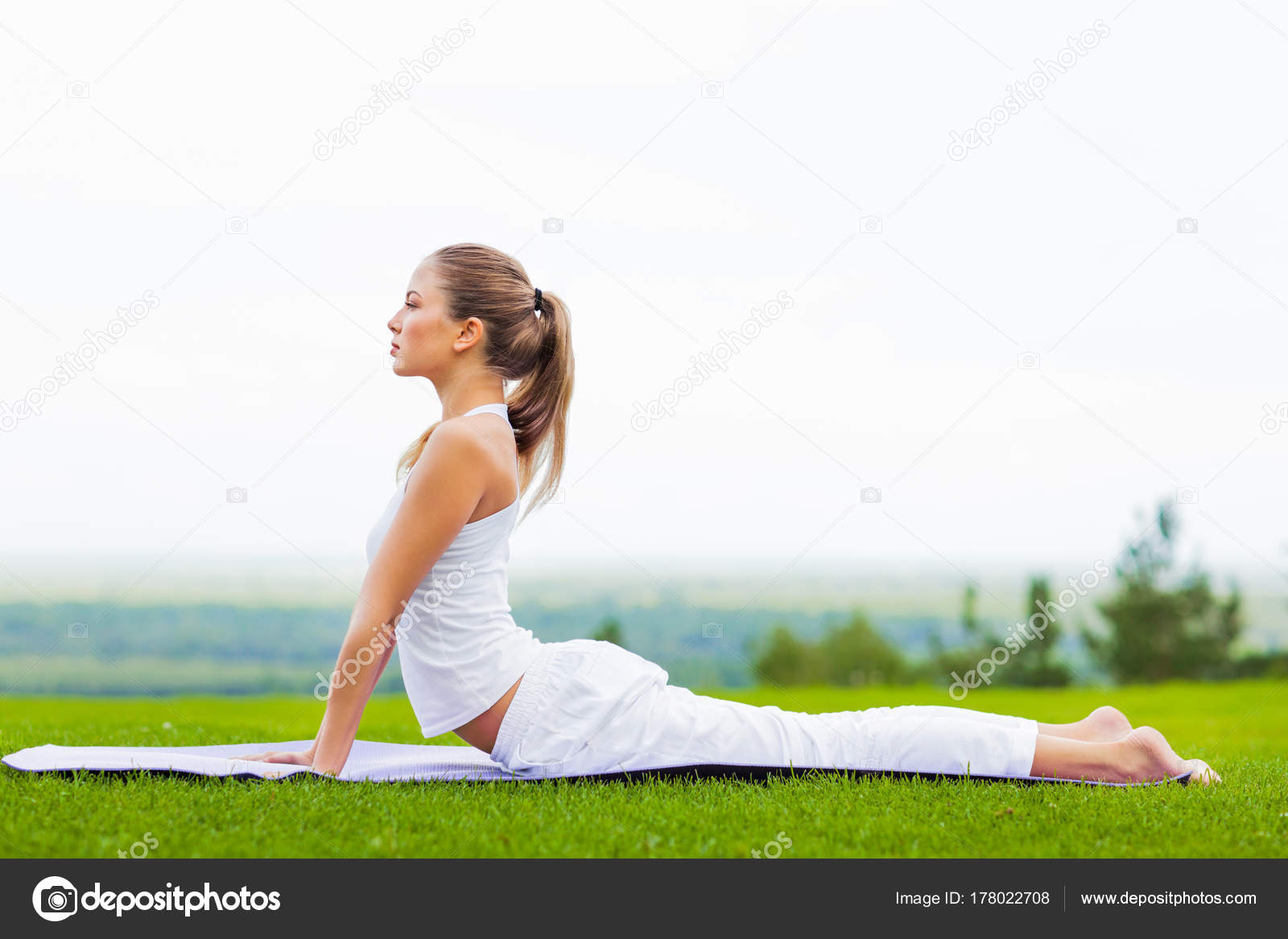 Portrait Young Slim Woman Exercising Yoga Mat Outdoor Healthy