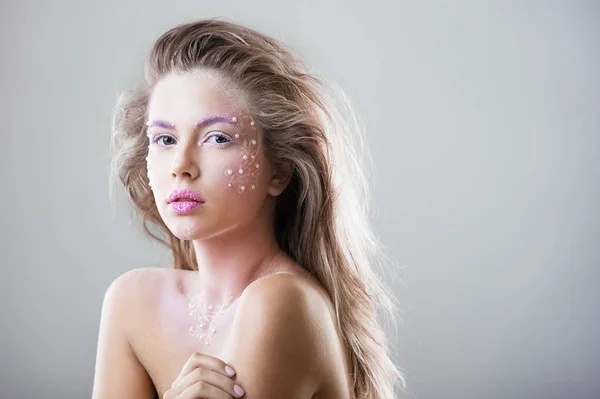 Retrato Moda Mujer Hermosa Joven Con Maquillaje Fantasía Invierno — Foto de Stock
