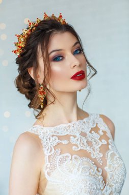 Zarif gelinlik güzel genç kadın 