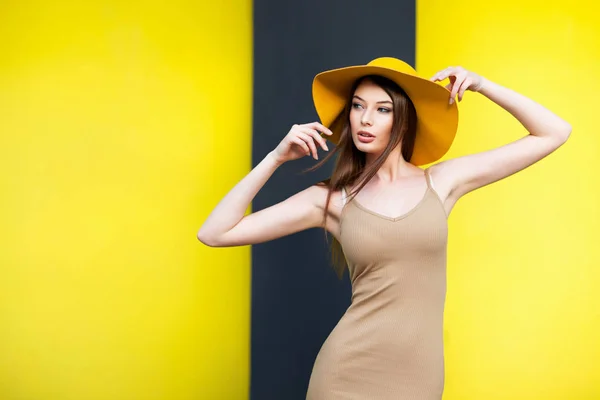 Gorgeous Young Woman Stylish Hat Posing — Stock Photo, Image