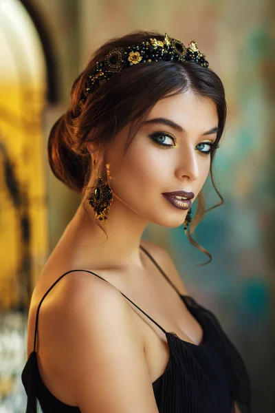 Portrait Gorgeous Young Brunette Woman Posing — Stock Photo, Image