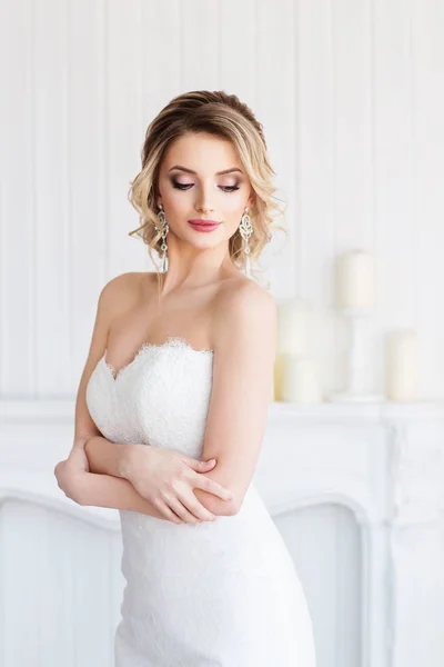 Splendida Giovane Donna Abito Sposa Bianco — Foto Stock