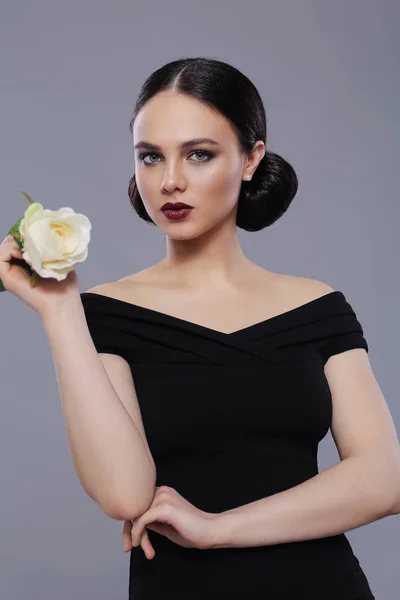 Young Beautiful Woman Fashion Makeup Black Dress — Stock Photo, Image