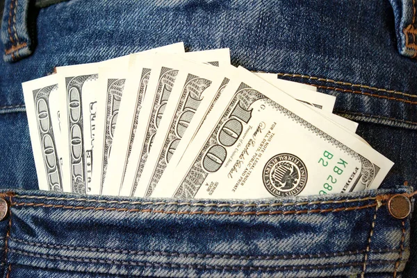 नकद, पैसा नीले जीन्स की जेब में है — स्टॉक फ़ोटो, इमेज