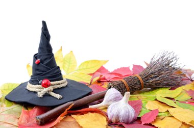 Sarımsak karşı kötü ruh üzerinde sonbahar yaprakları