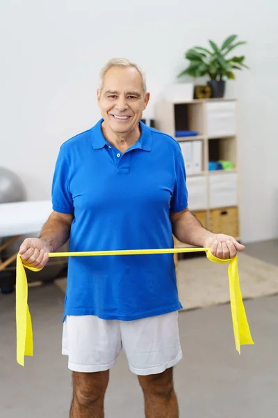 Senior man working out — Stock Photo, Image