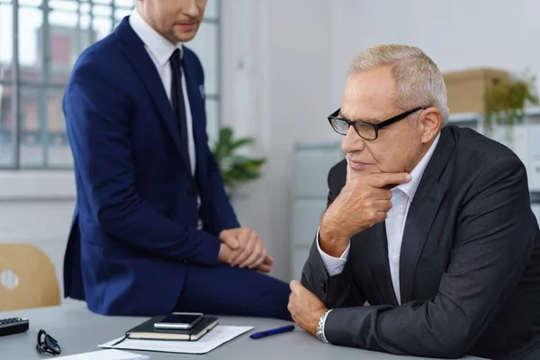 Two businessmen working together — Stock Photo, Image