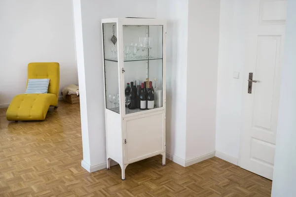 Üveg bor szekrény — Stock Fotó