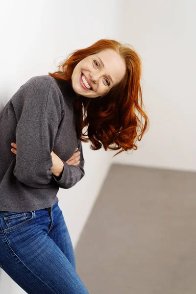 Mujer con sonrisa vivaz —  Fotos de Stock