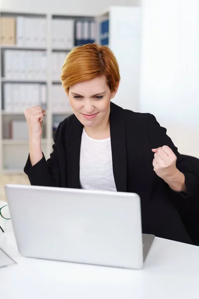 Successful young businesswoman — Stock Photo, Image