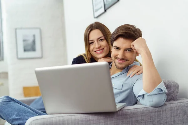 Happy young couple — Stock Photo, Image