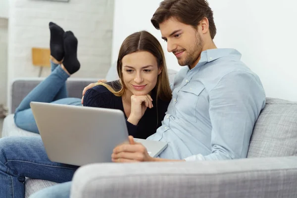 Happy young couple — Stock Photo, Image