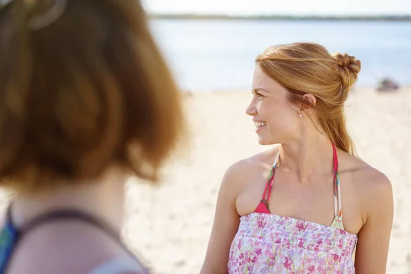 Attractive Young Woman Listening Friend — Stock Photo, Image