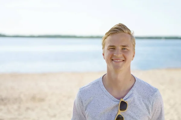 Portrait Young Man Relaxing Beach — Stock Photo, Image