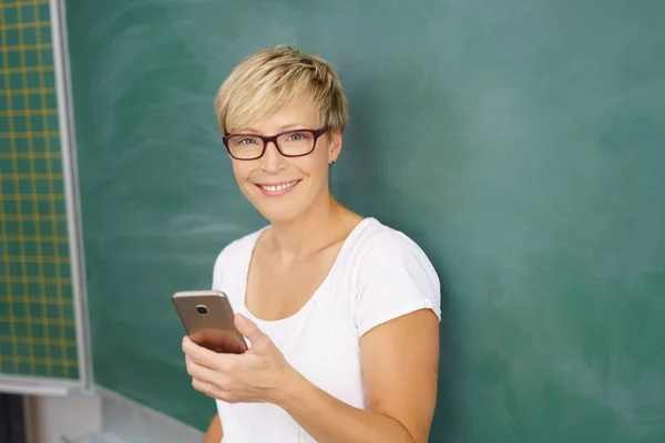 Felice sorridente insegnante femminile o studente — Foto Stock