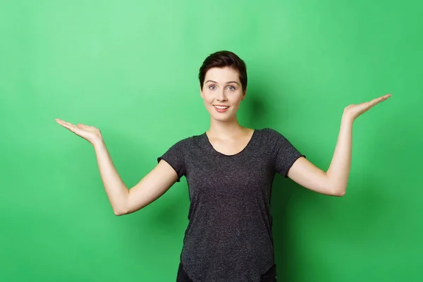 Jovencita sonriente —  Fotos de Stock