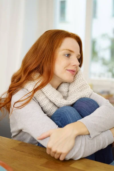 Giovane rossa donna — Foto Stock