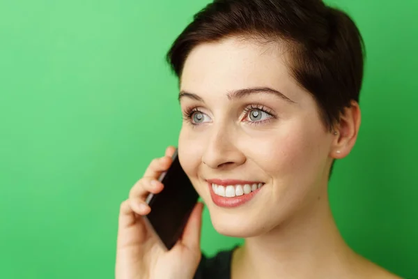 Alegre mujer de pelo corto — Foto de Stock