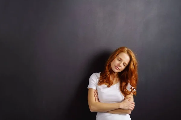 Mulher ruiva jovem — Fotografia de Stock