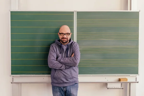 Confident and friendly teacher — Stock Photo, Image