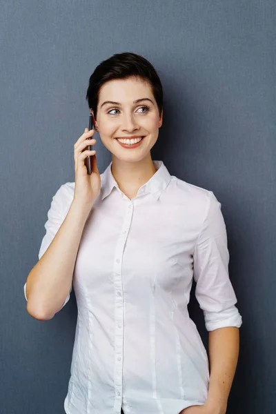 Joven mujer alegre — Foto de Stock