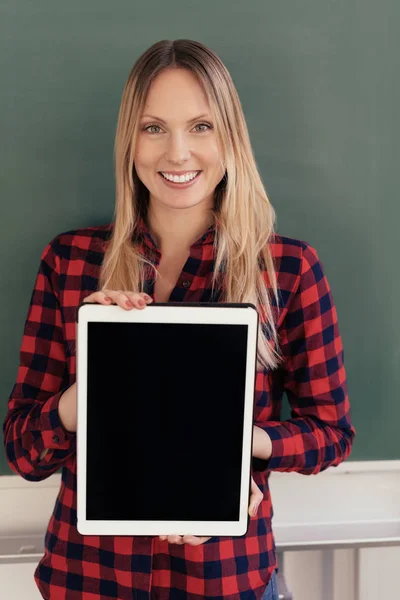 Portrait of smiling blonde woman — Stock Photo, Image