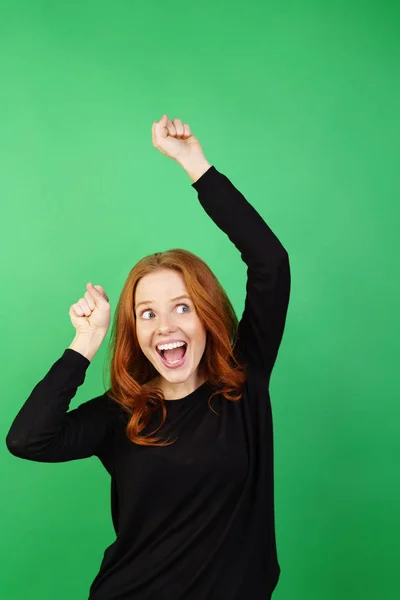 Junge Rotschopf-Frau — Stockfoto