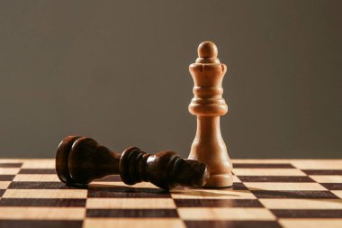 Gruptan dışarı ayakta