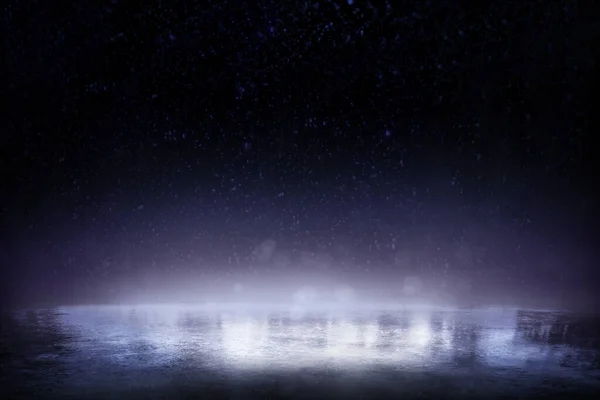 Mooie ijsachtergrond. Realistisch ijs en sneeuw op donkere achtergrond — Stockfoto