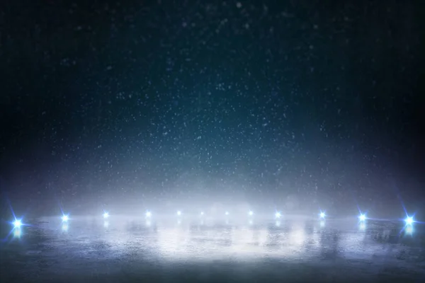 Gece buz pateni pisti. Mavi ışıklı kış arkaplanı