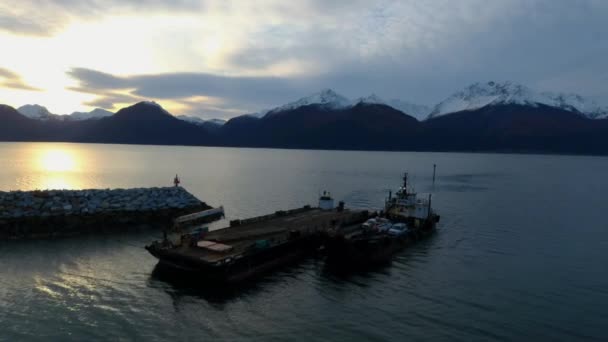 Σκάφη Και Βιομηχανία Στην Αλάσκα — Αρχείο Βίντεο