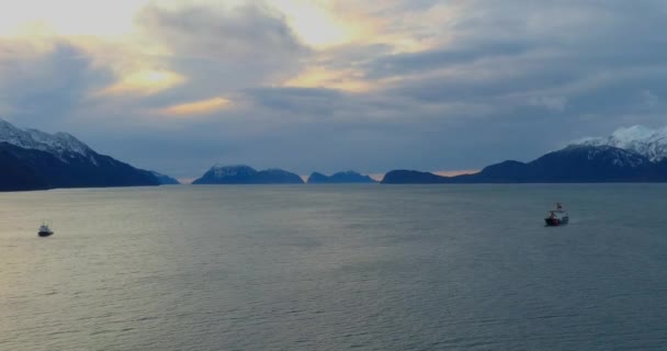 Barcos Mar Alaska — Vídeo de stock