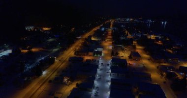 Seward, Alaska 'nın kış akşamı manzarası 