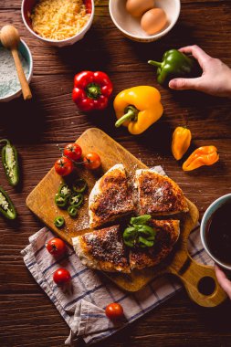 Taze ve lezzetli pizza yemeye hazır