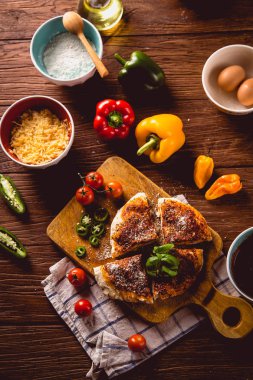 Taze ve lezzetli pizza yemeye hazır