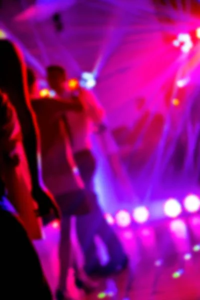 Tanzfläche, Party-Konzept mit tanzenden Menschen — Stockfoto