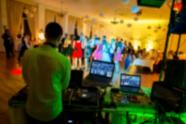 Dancefloor, concetto di festa con persone che ballano — Foto Stock