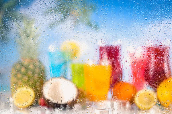 İçecekler ile egzotik canlı arka plan