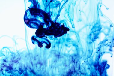 Atış, arka plan mavi mürekkep su, sanatsal