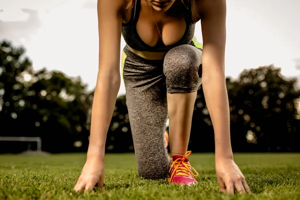 Young women is preparing to run, training concept — Stock Photo, Image