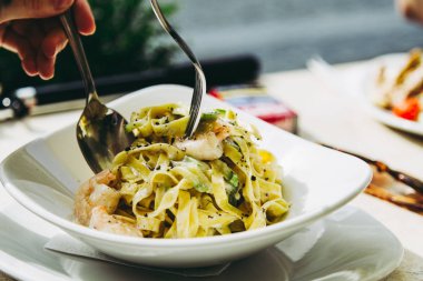 Lezzetli makarna carbonara, gıda kavramı tablosunda Restoran