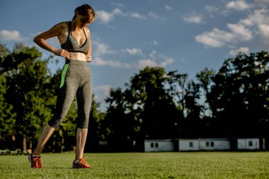 Genç sportswomen ile çalışan kavramı