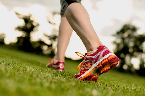 Primer plano de las piernas de deportistas — Foto de Stock