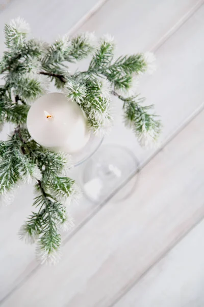 Рождественская концепция с зимними украшениями — стоковое фото