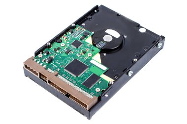 Eski sabit disk beyaz arkaplanda izole edildi, modası geçmiş teknoloji