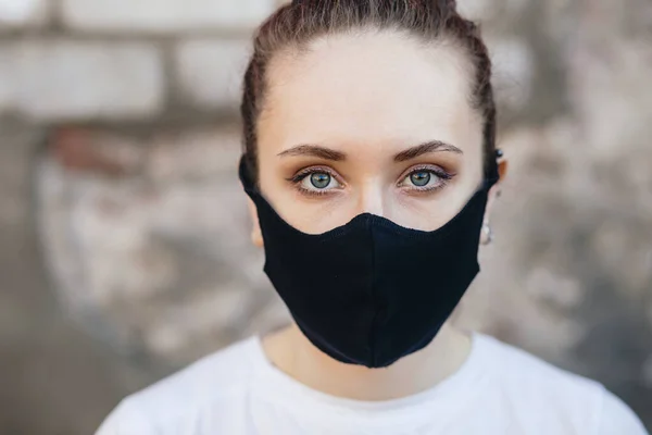 Close Portrait Beautiful Young Girl Wearing Protective Mask Protect Your — Stock Photo, Image