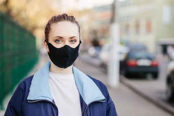 Close Pretty Woman Wearing Face Mask Protect Pollution Disease Covid — Stock Photo, Image