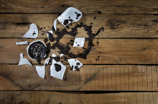 Herz valentine Kaffee kaputte Tasse. — Stockfoto